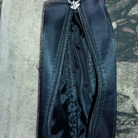 🌺BLACK Zip Up Case - Picture 3 of 5